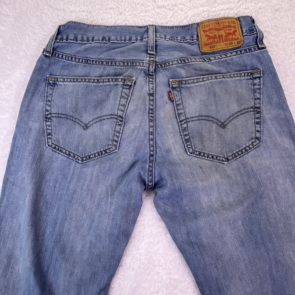Levi's 559‎ Jeans Men's Size 30x32 Blue Relaxed Straight Med Wash Distressed
